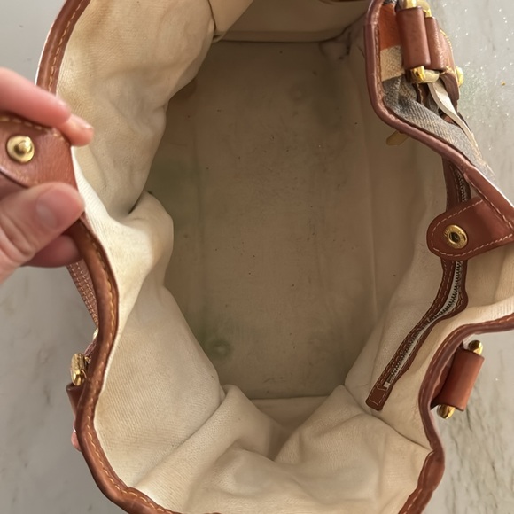 Louis Vuitton Handbag - Picture 7 of 11